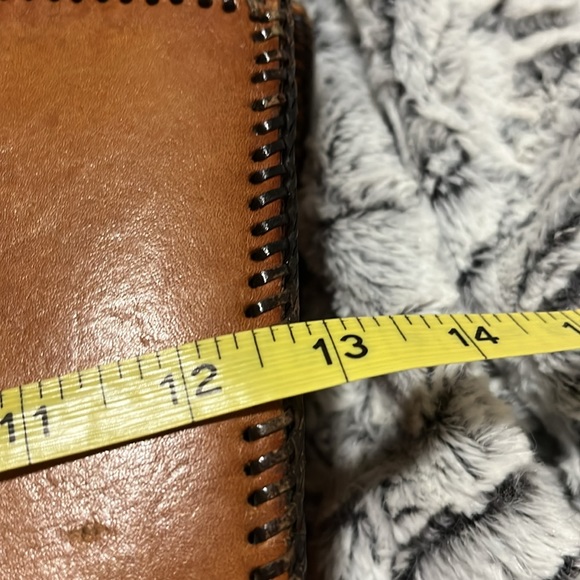 Stunning, unique, vintage hand tooled leather purse. - Picture 8 of 9